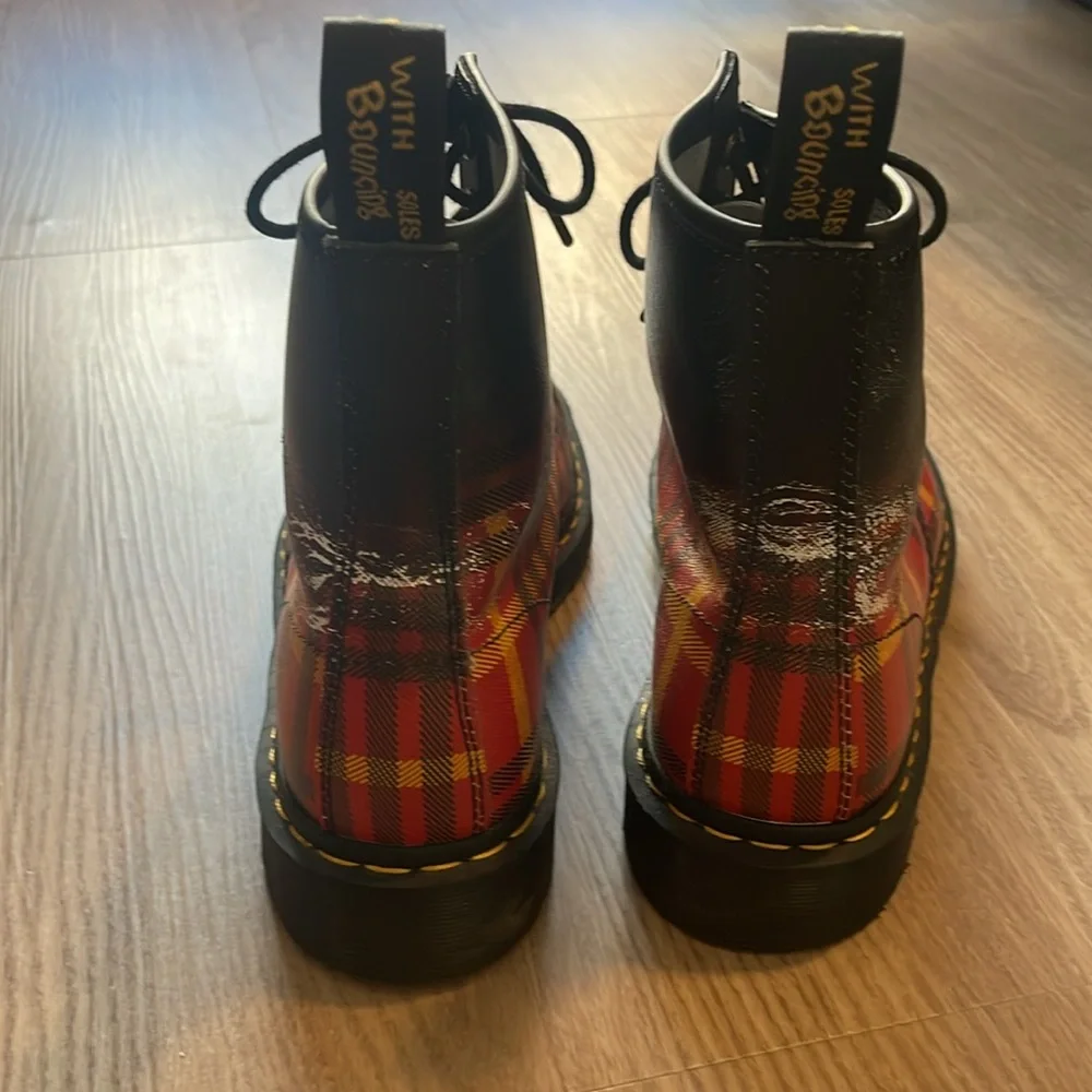 DR. MARTENS Tartan 1460 Black/Plaid Leather Boots Womens Size 11 - Picture 5 of 7